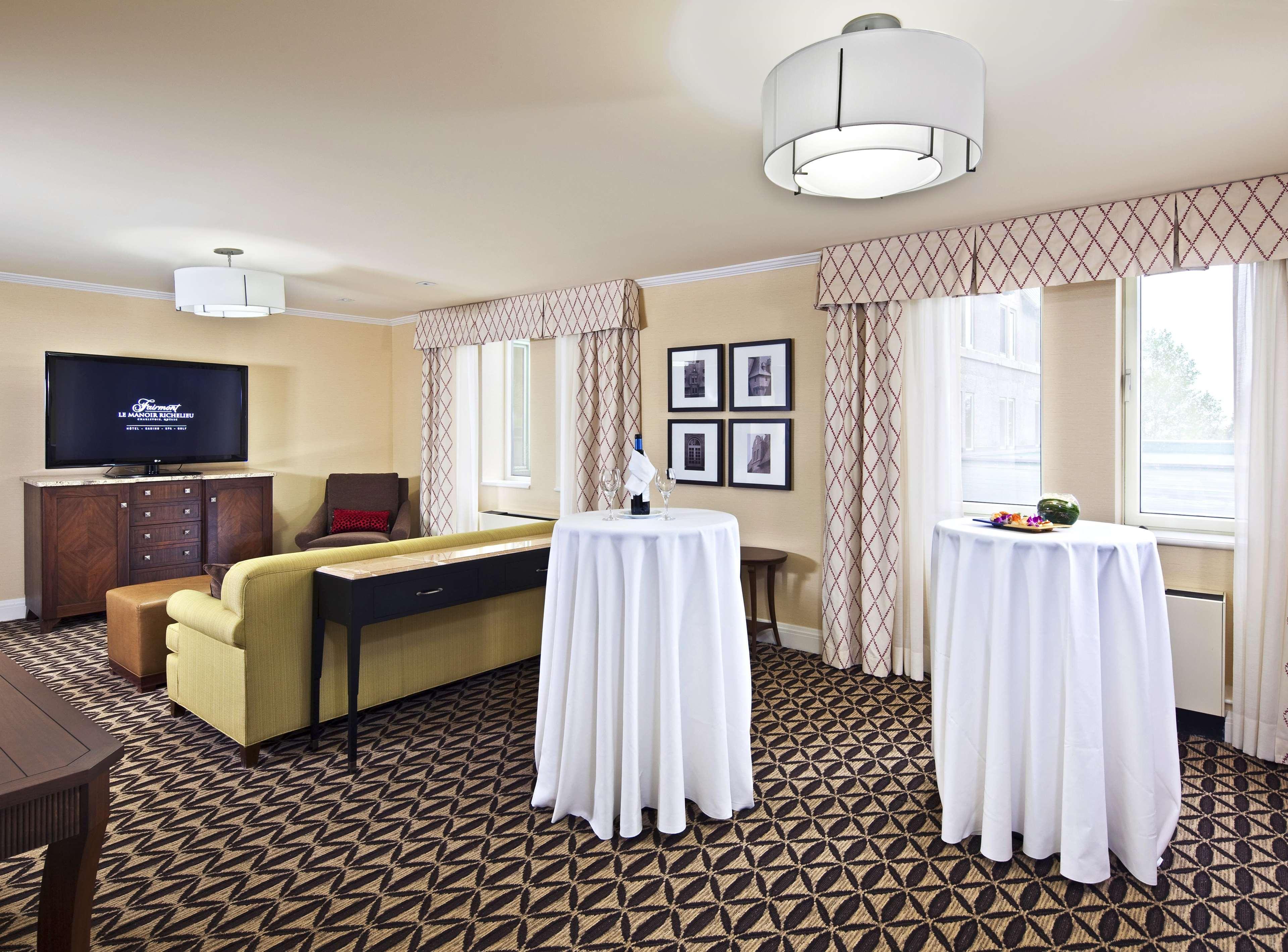 Hotel Fairmont Le Manoir Richelieu La Malbaie Exterior foto A typical hotel suite