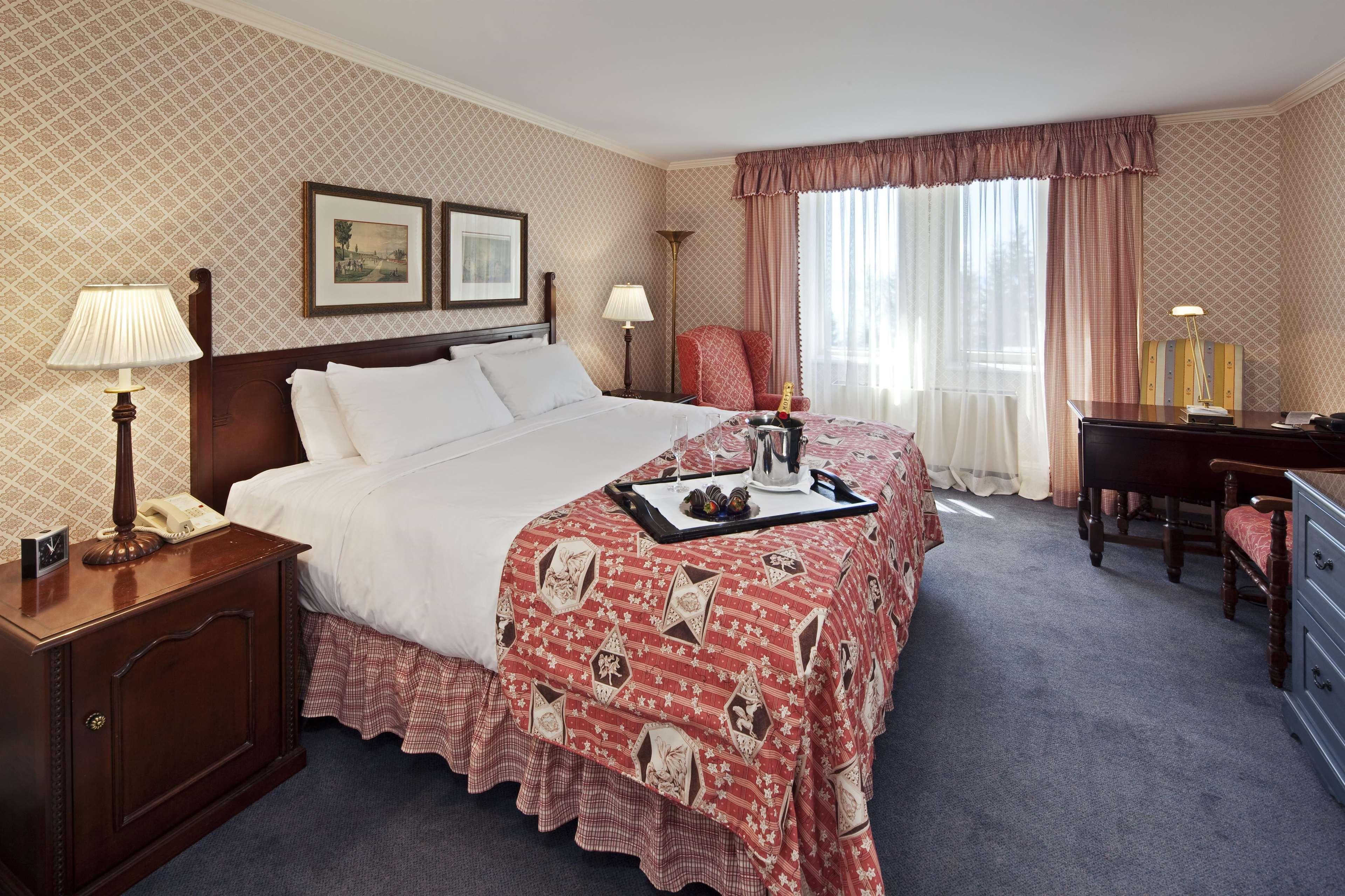 Hotel Fairmont Le Manoir Richelieu La Malbaie Exterior foto A guest room at the Royal York Hotel